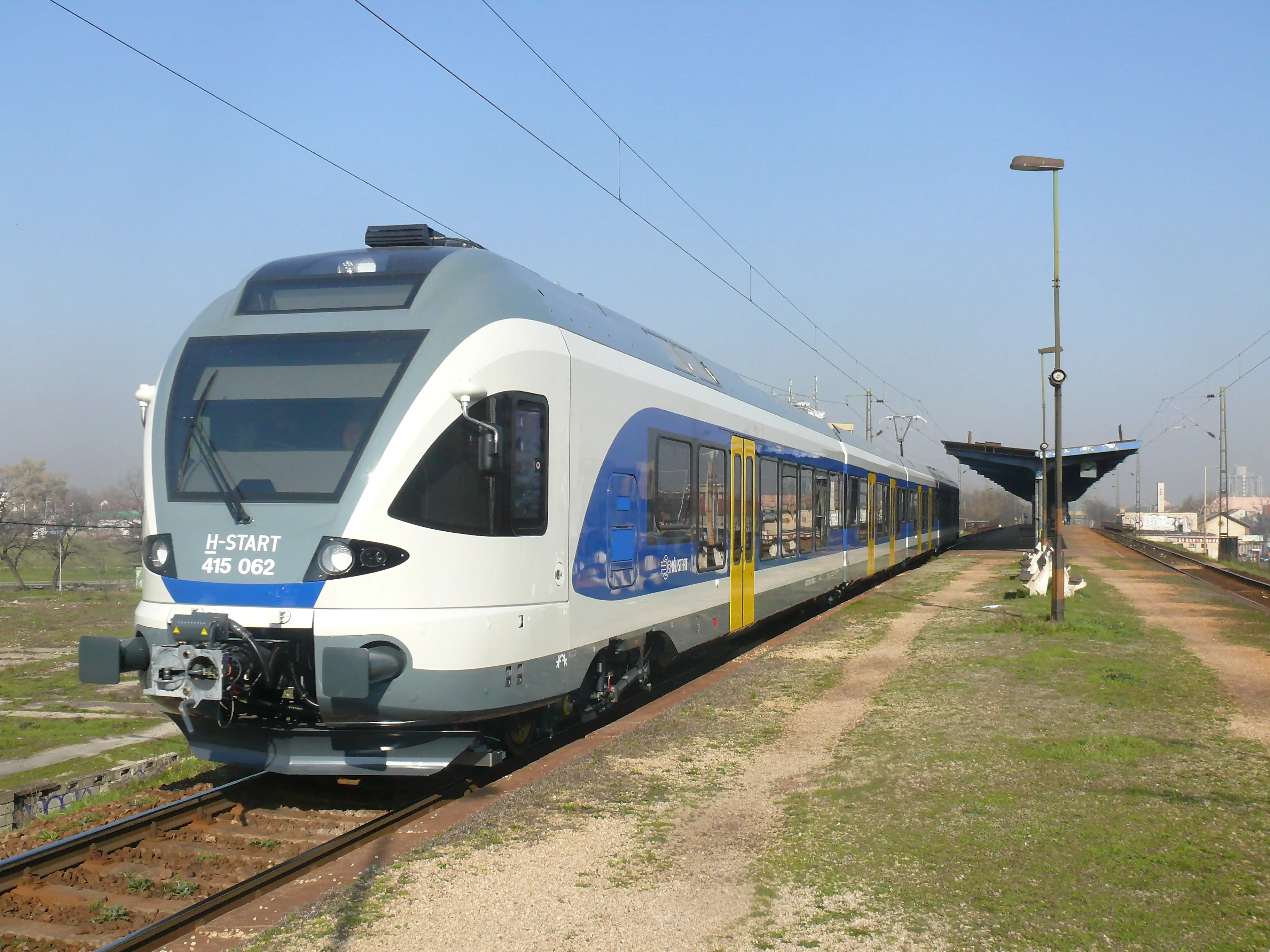 MAV Flirt train